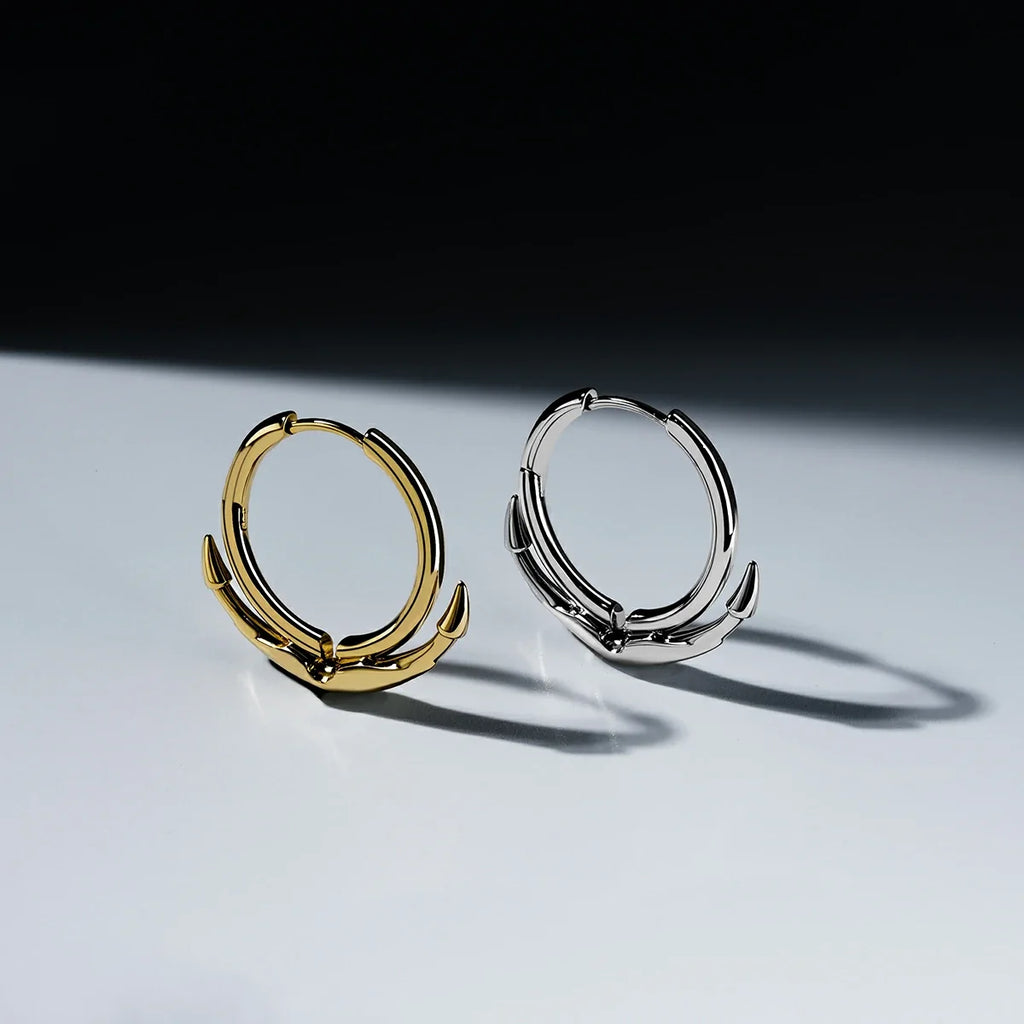 JOINT CLAW EARRINGS