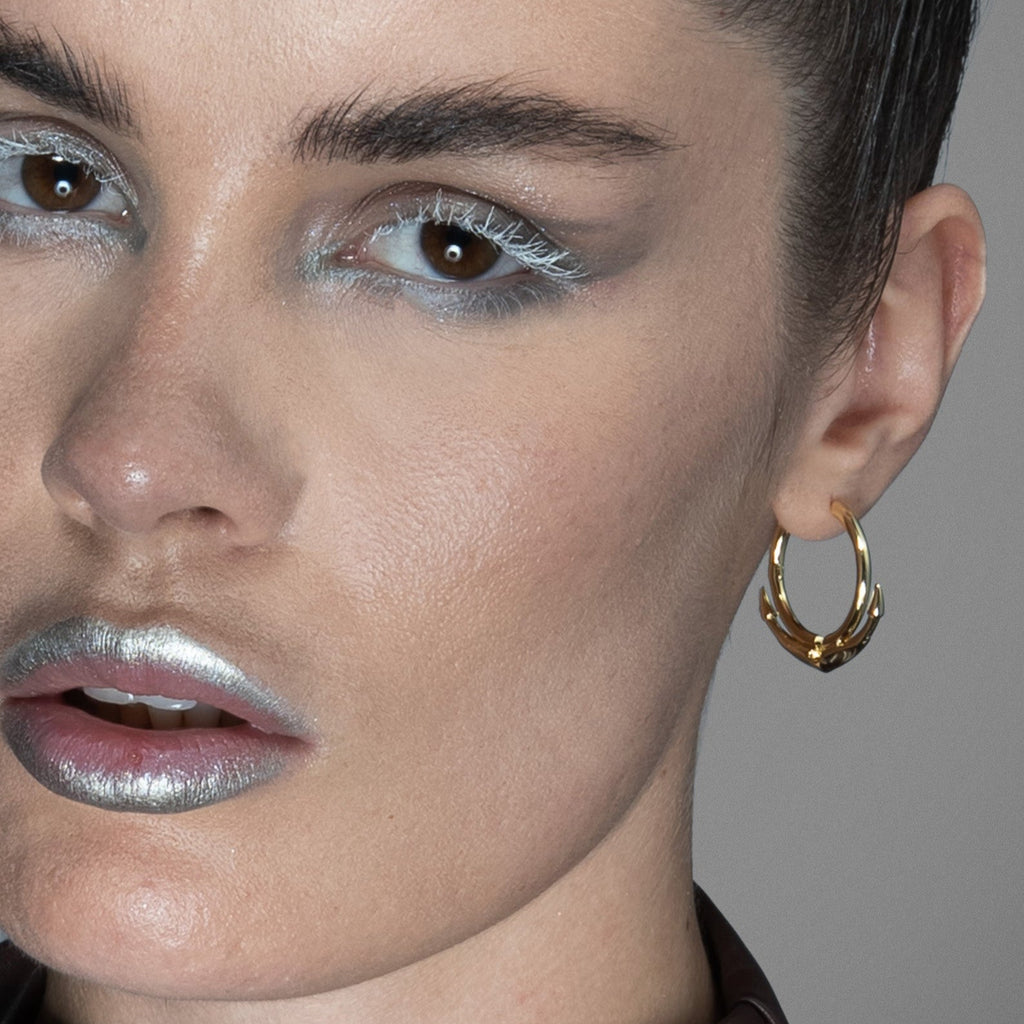 JOINT CLAW EARRINGS