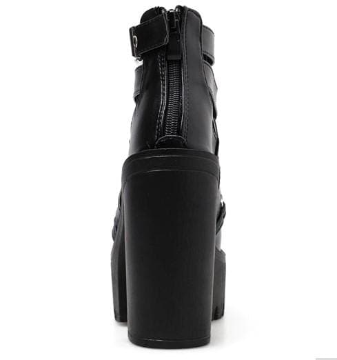 Retribution Chain Boots