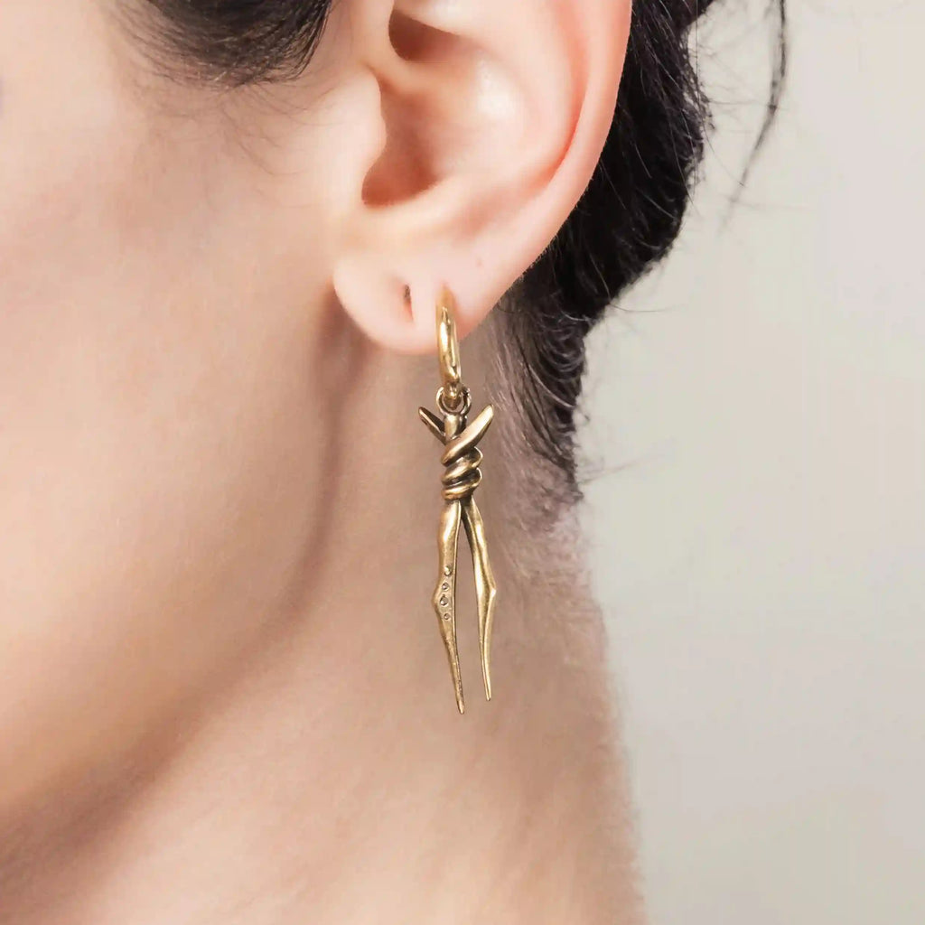BOUND TWIN EARRINGS (GOLD)