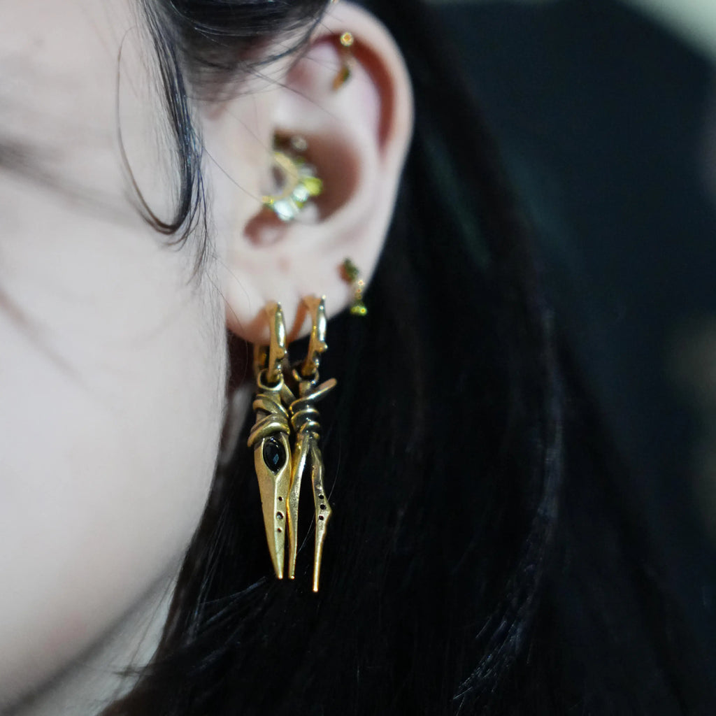 BOUND TWIN EARRINGS (GOLD)