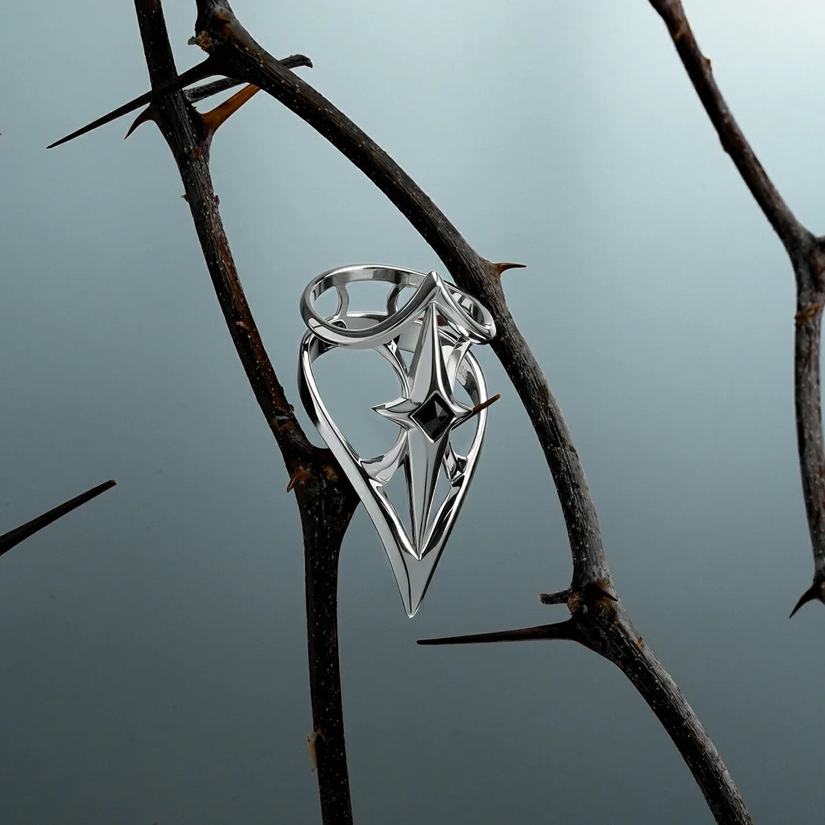 CREST SHIELD RING