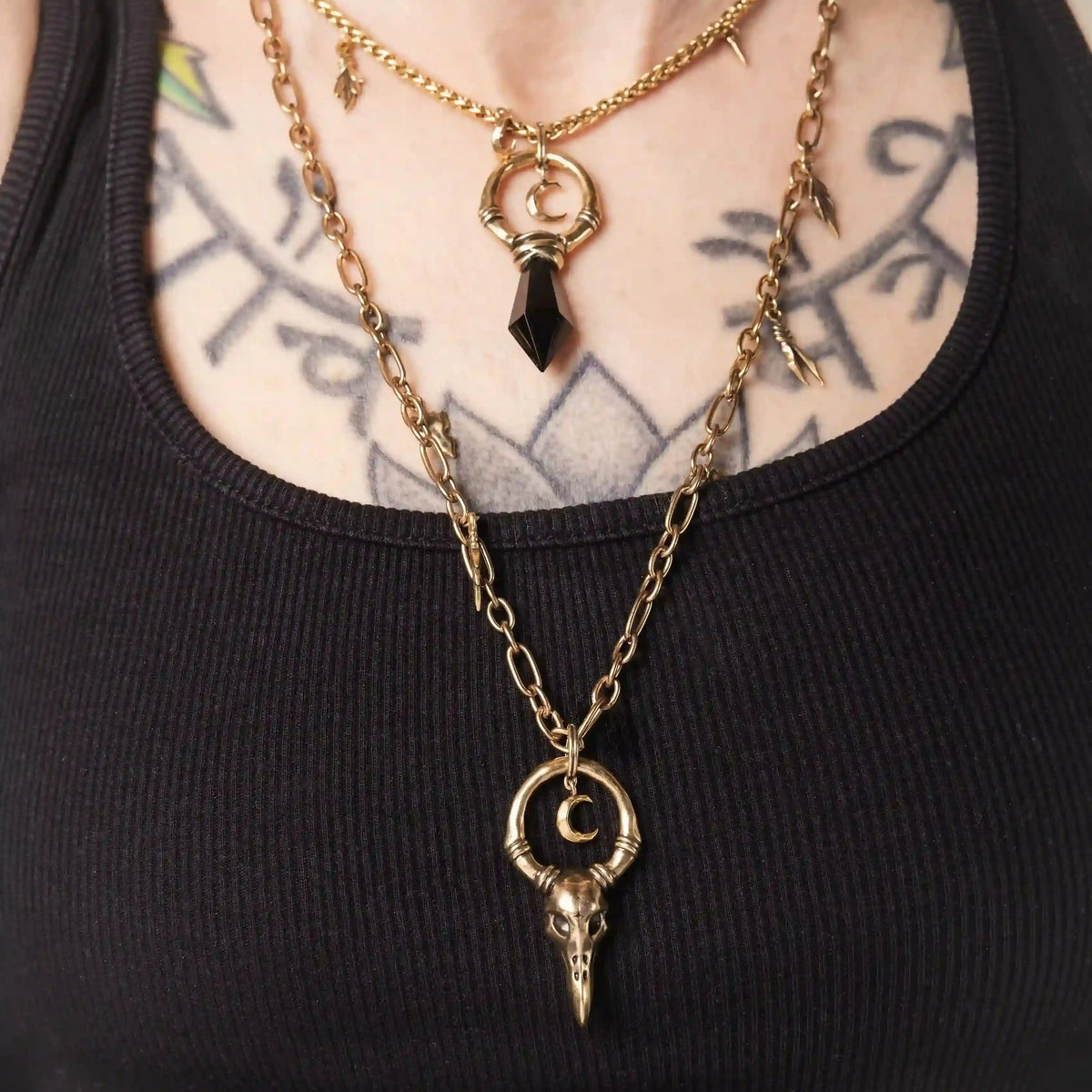 CROW WARD NECKLACE  (SILVER)