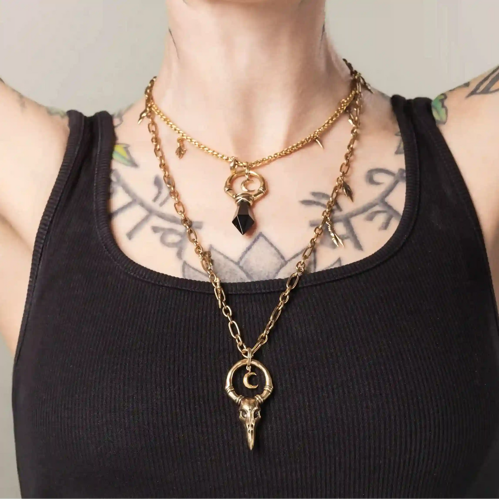 CROW WARD NECKLACE  (SILVER)