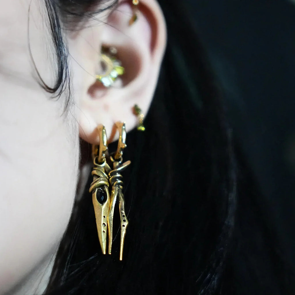 EYE DAGGER EARRINGS  (GOLD-OBSIDIAN)