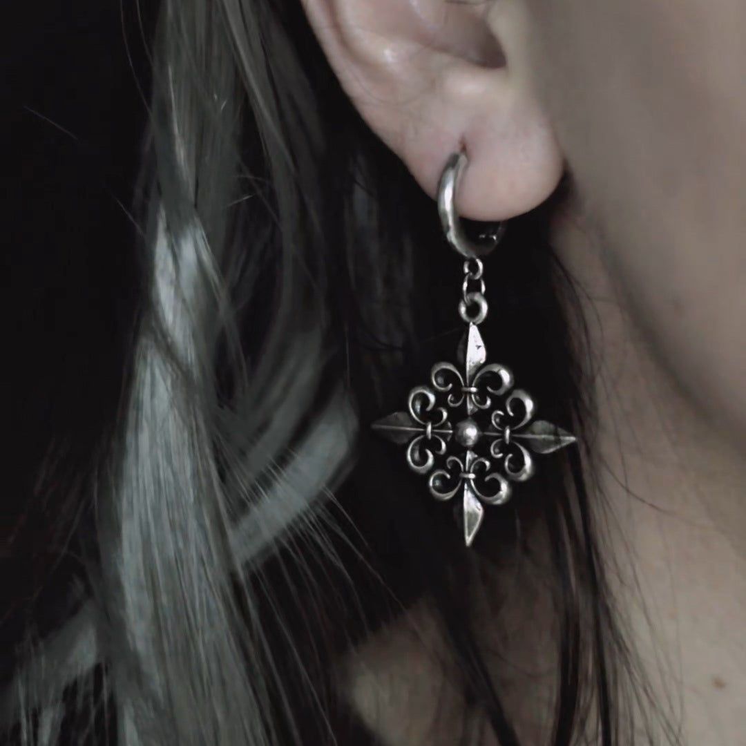 FLEUR-DE-LIS ELEGANCE EARRINGS (925 SILVER)
