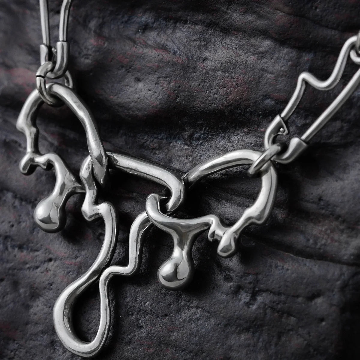 FLUID PIN NECKLACE