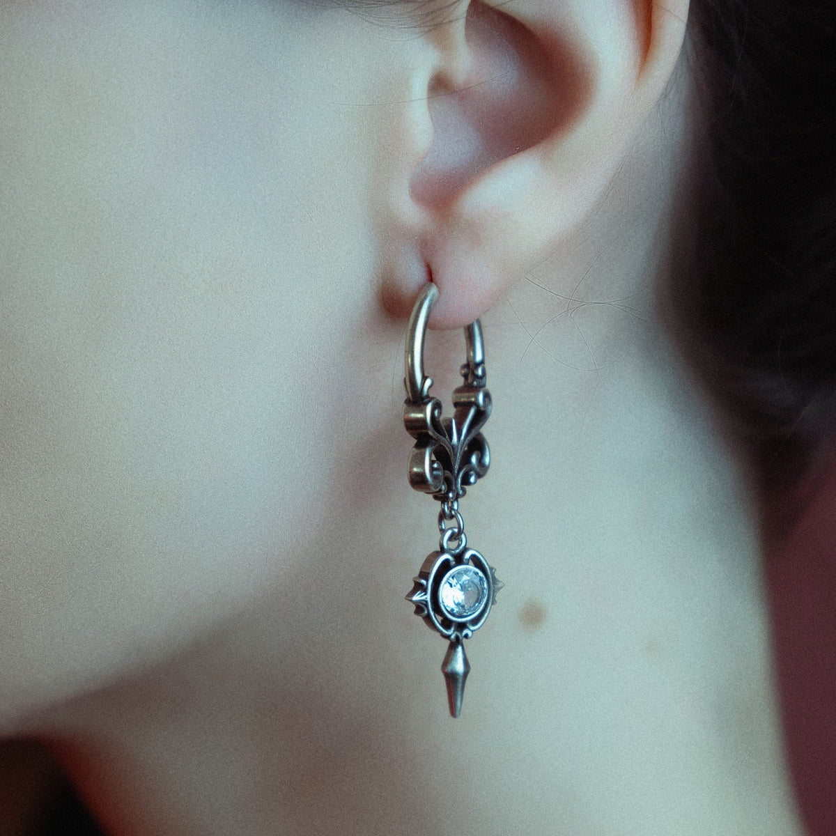 GOTHIC CREST EARRINGS
