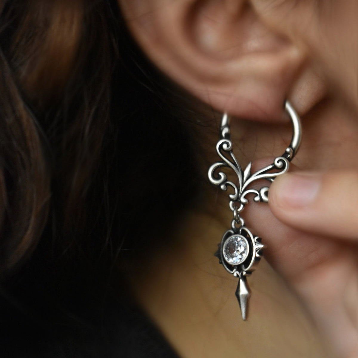 GOTHIC CREST EARRINGS