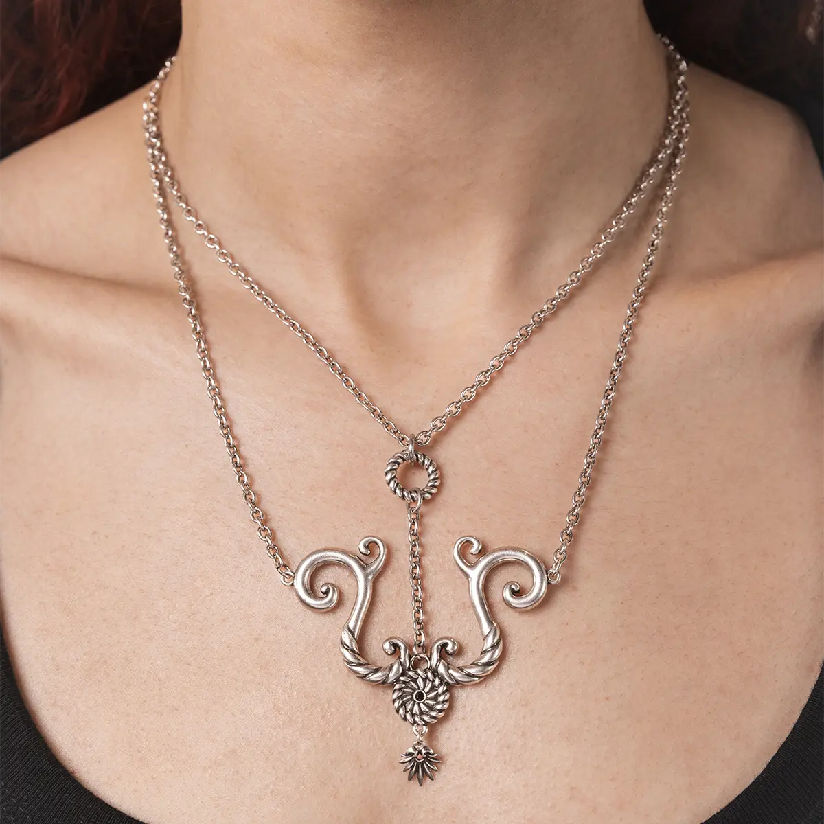 TIDEWORN KNOT NECKLACE