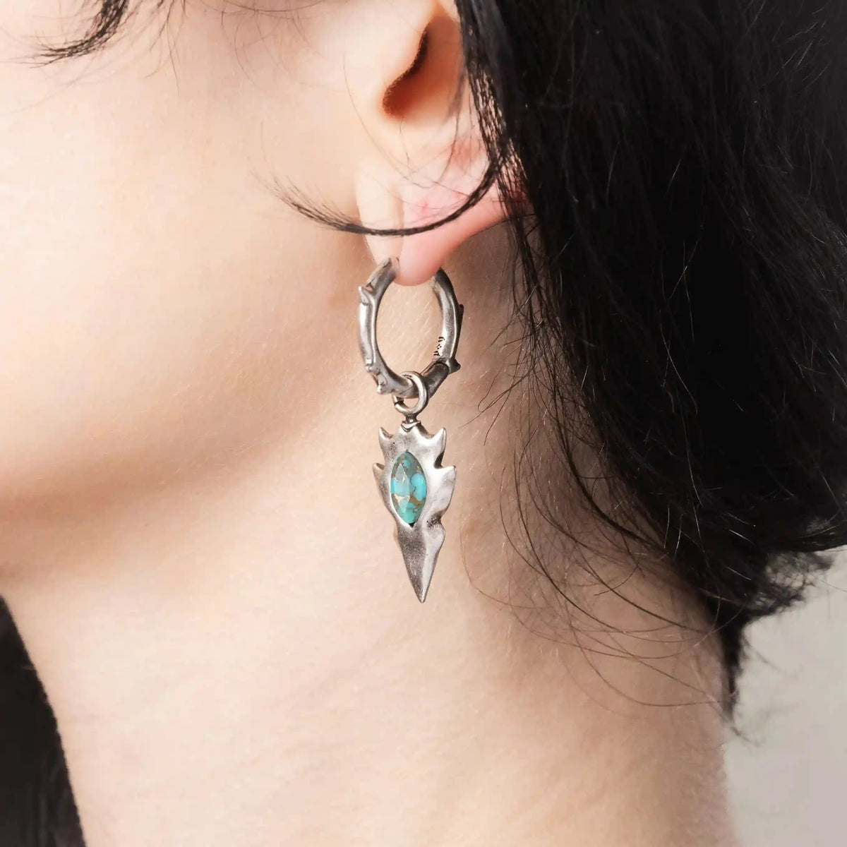 KNAPPED STONE EARRINGS (SILVER-TURQUOISE)