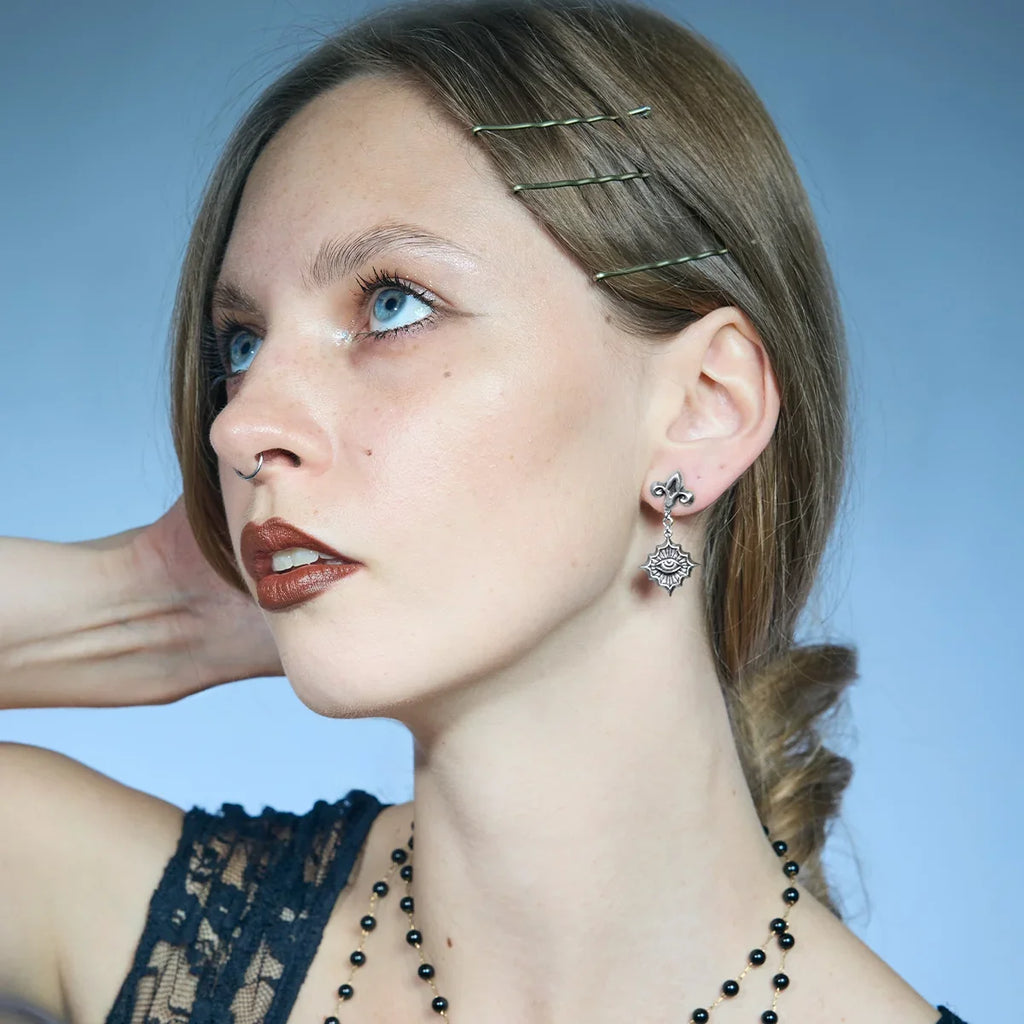 RADIANT WITNESS EARRINGS