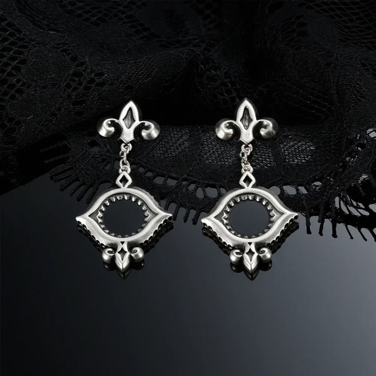 SILENT LENS EARRINGS