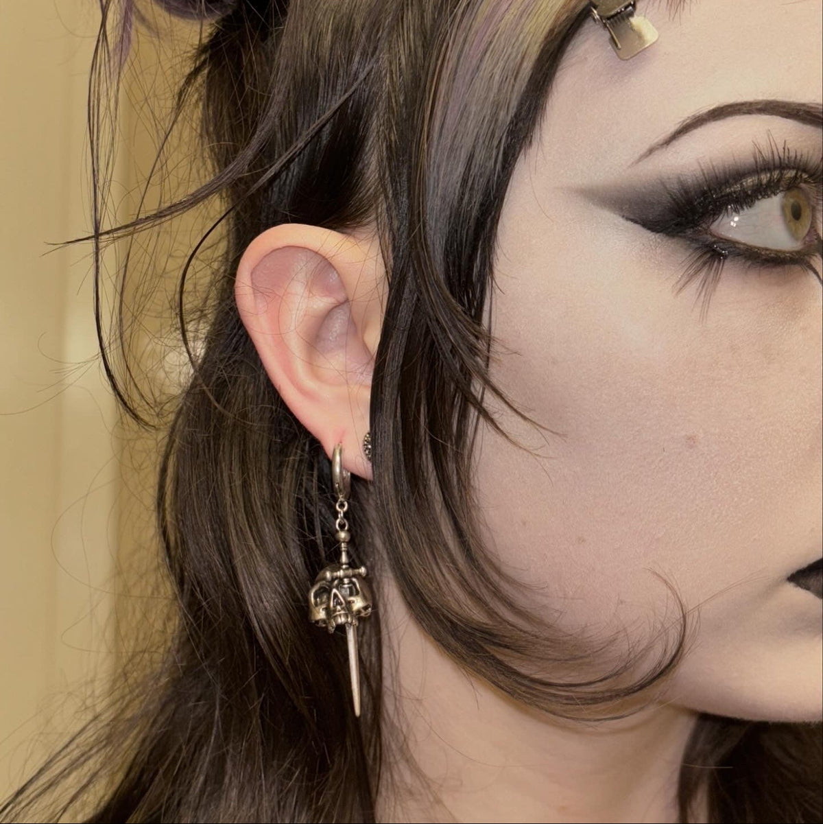 SKULL DAGGER EARRINGS