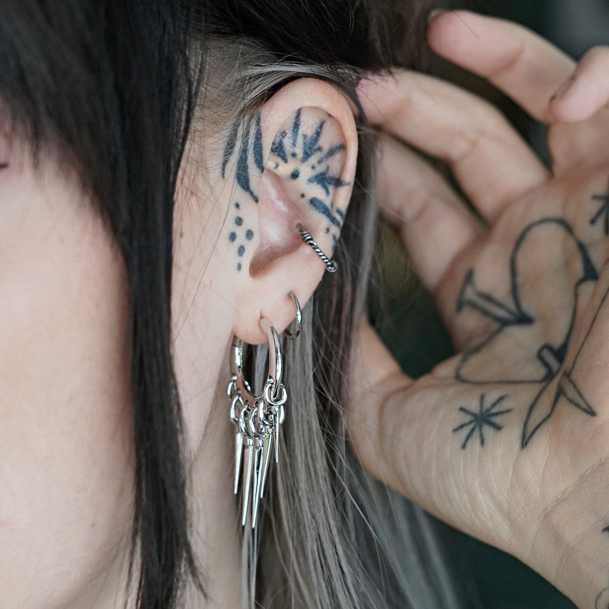 TAPERED CHIC EARRINGS
