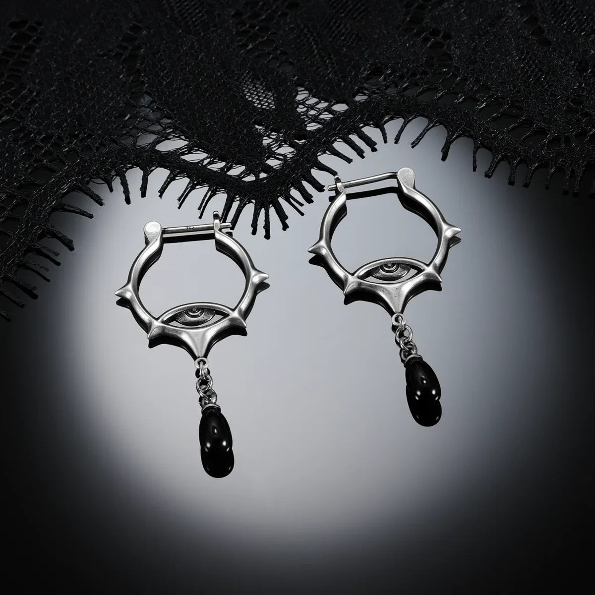 THORNED GAZE EARRINGS