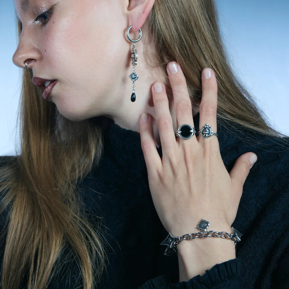 UNBLINKING PROCESSION BRACELET