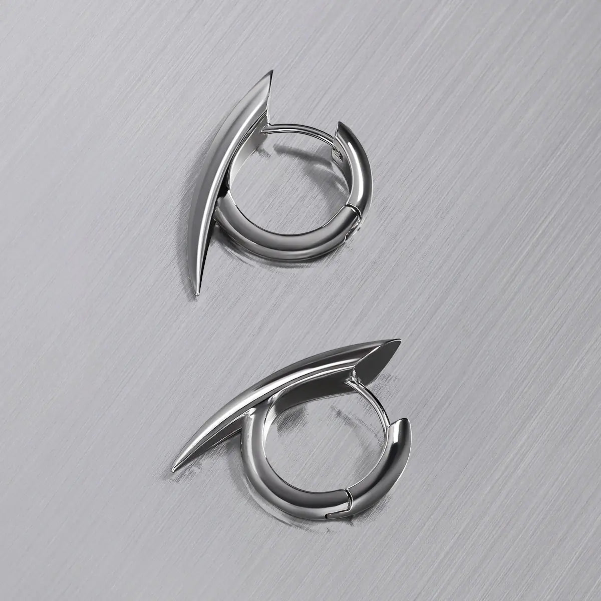 VENOM CLAW EARRINGS (925 SILVER)