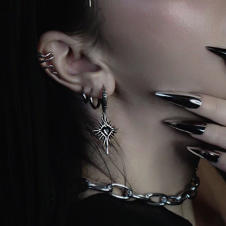 WINGED HEARTBURST EARRINGS (925 SILVER)